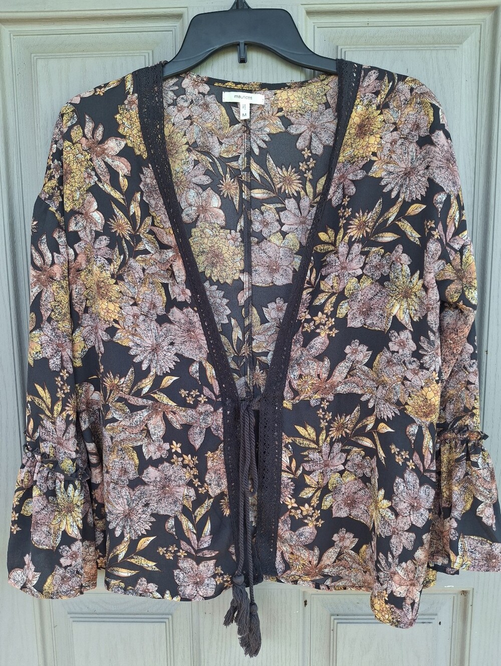 Maurices Black Floral V-Neck Tie-Front Tunic with Mustard Accents Size Medium